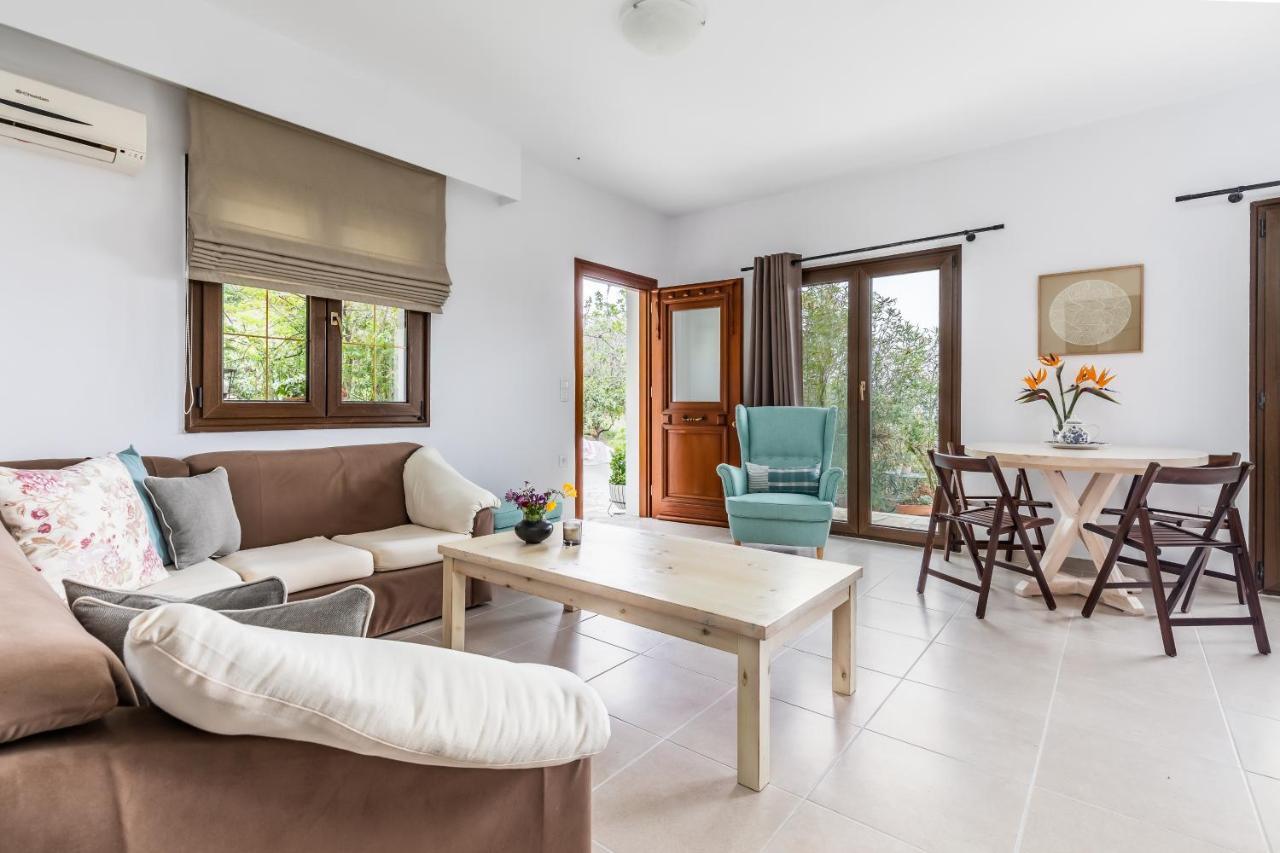 Oikia Guesthouse 斯塔菲罗斯 外观 照片